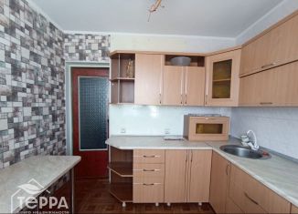 Продажа двухкомнатной квартиры, 47.5 м2, Красноперекопск, 10-й микрорайон, 20