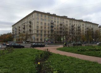 Сдается трехкомнатная квартира, 75 м2, Санкт-Петербург, улица Ленсовета, 10, метро Парк Победы