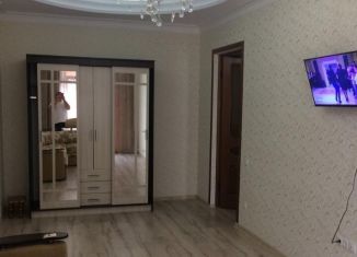 Сдается однокомнатная квартира, 45 м2, Дагестан, улица Титова, 144к3
