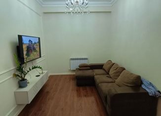 Сдается в аренду двухкомнатная квартира, 60 м2, Дагестан, Кадарская улица, 40