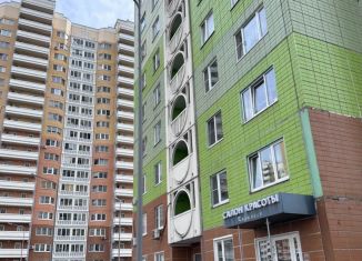 Трехкомнатная квартира на продажу, 12 м2, Москва, Синявинская улица, 11к4, САО