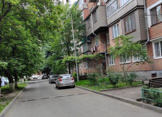 Аренда двухкомнатной квартиры, 55 м2, Северная Осетия, улица Цоколаева, 10к1