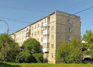 Продаю однокомнатную квартиру, 32 м2, Свердловская область, улица Маяковского, 1