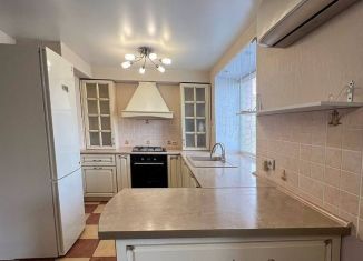 Продаю 3-комнатную квартиру, 76.8 м2, Йошкар-Ола, микрорайон Юбилейный, улица Кирова, 11В