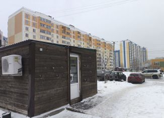 Продаю торговую площадь, 35 м2, Киров, улица Ивана Попова, 60к1