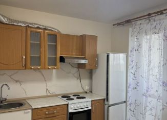 Сдам в аренду 1-комнатную квартиру, 37 м2, Тюмень, улица Монтажников, 42Б, ЖК Пятый квартал