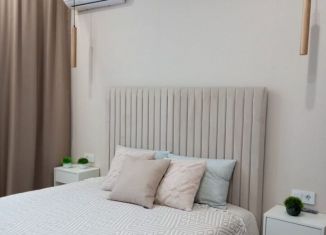 Сдаю в аренду 2-ком. квартиру, 38 м2, Тюмень, Новгородская улица, 9Б