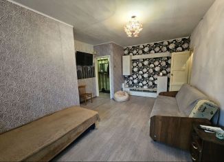 Сдается 2-ком. квартира, 43 м2, Волхов, улица Калинина, 38А