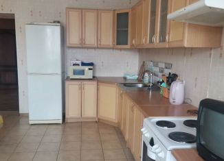 Сдаю двухкомнатную квартиру, 100 м2, Томск, улица Набережная Озера