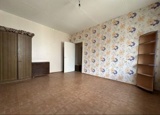 Продаю двухкомнатную квартиру, 63.6 м2, Псков, улица Ижорского Батальона, 45