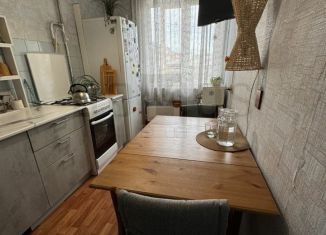 Продаю двухкомнатную квартиру, 48.4 м2, Екатеринбург, Шефская улица, 60, метро Проспект Космонавтов