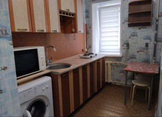 Сдаю в аренду 2-ком. квартиру, 30 м2, Тюмень, улица Челюскинцев, 59