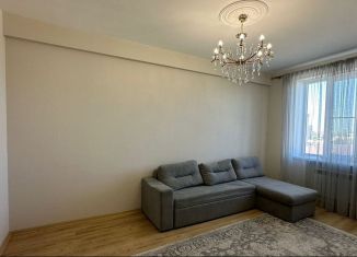 Сдача в аренду 2-ком. квартиры, 59 м2, Махачкала, улица Азиза Алиева, 8