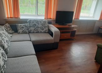 Сдаю двухкомнатную квартиру, 42 м2, Яровое, улица 40 лет Октября, 10