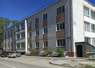 Продаю 1-ком. квартиру, 39.9 м2, Среднеуральск, Уральская улица, 1В