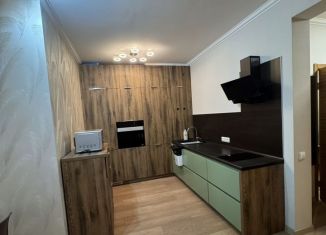Сдам в аренду 1-комнатную квартиру, 52 м2, Сочи, Кирпичная улица, 2к2