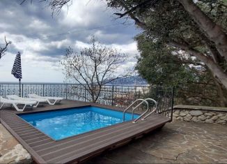 Продаю коттедж, 70 м2, Крым, улица Мориса Тореза, 5Щ