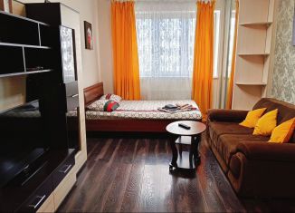Сдам 2-комнатную квартиру, 60 м2, Тюмень, улица Бакинских Комиссаров, 3