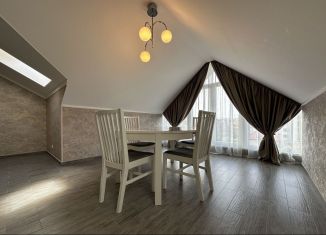 Сдаю в аренду 1-комнатную квартиру, 80 м2, Геленджик, улица Тельмана, 95