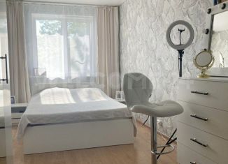 Продаю трехкомнатную квартиру, 58.5 м2, Орёл, Комсомольская улица