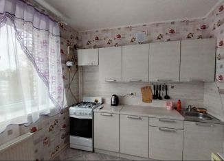 Сдается в аренду 1-ком. квартира, 32 м2, Боровичи, Ботаническая улица, 5А