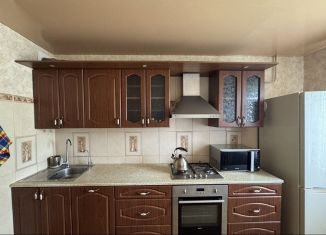 Сдам 3-ком. квартиру, 90 м2, Екатеринбург, Окраинная улица, 39, Чкаловский район