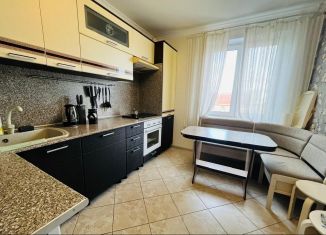 Продается 3-комнатная квартира, 67 м2, Псковская область, Гражданская улица, 3