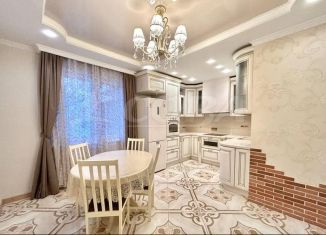 Сдаю в аренду трехкомнатную квартиру, 110 м2, Тюмень, улица Максима Горького, 68к3, Центральный округ