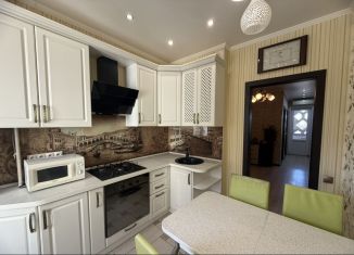 Сдается в аренду 2-комнатная квартира, 63.5 м2, Астрахань, улица Ширяева, 3