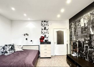 Продам 1-комнатную квартиру, 38 м2, деревня Кондратово, Камская улица, 1Б