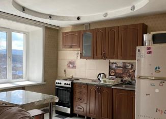 Трехкомнатная квартира на продажу, 84.4 м2, Усть-Кут, улица Халтурина, 50