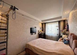 Продаю 3-ком. квартиру, 55.6 м2, Калининград, Заводская улица, 32