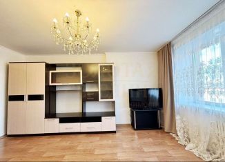 Сдается в аренду 2-ком. квартира, 70 м2, Старый Оскол, микрорайон Восточный, 46