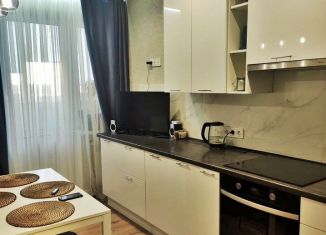 Продам 1-комнатную квартиру, 40 м2, Ростов-на-Дону, бульвар Комарова, 18/3с1, ЖК Северные Высотки