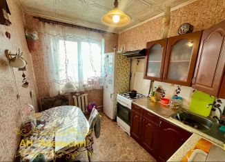 Продам 2-комнатную квартиру, 42 м2, Тихвин, 6-й микрорайон, 2