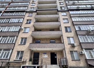 Продается 2-комнатная квартира, 80 м2, Махачкала, улица Батырая, 136М