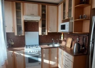 Сдается двухкомнатная квартира, 48 м2, Кириши, Молодёжный бульвар, 12