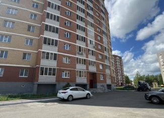 Сдаю 1-ком. квартиру, 38 м2, Зеленодольск, улица Королёва, 13А