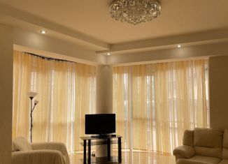 Сдаю в аренду 1-комнатную квартиру, 80 м2, Сочи, улица Пирогова, 40А, микрорайон Новый Сочи