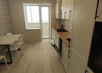 Трехкомнатная квартира в аренду, 91.5 м2, Калининград, улица Маршала Жукова, 5, Ленинградский район