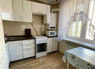 Сдам в аренду однокомнатную квартиру, 30 м2, Чебоксары, улица Розы Люксембург, 2