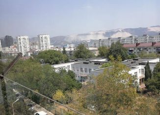 Сдаю 2-ком. квартиру, 50 м2, Новороссийск, улица Карамзина