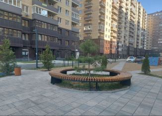 Продаю 1-ком. квартиру, 35 м2, Краснодар, улица имени Героя Ростовского, 8к5, ЖК Ракурс