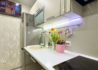 Продается 2-комнатная квартира, 43 м2, Мурманская область, улица Беринга, 11