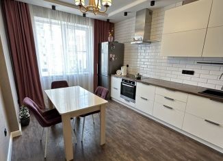 Продается 2-комнатная квартира, 65 м2, Оренбург, улица Поляничко, 9