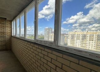 Продаю 3-ком. квартиру, 87.4 м2, Чебоксары, Ярмарочная улица, 12