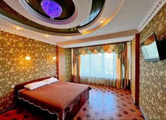 Сдаю в аренду 2-комнатную квартиру, 65 м2, поселок городского типа Массандра, улица 16 Апреля 1944 года, 12