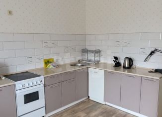 Аренда 1-ком. квартиры, 42 м2, Тюмень, улица Мебельщиков, 6, Ленинский округ