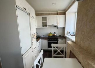 Сдается в аренду 3-ком. квартира, 57 м2, Республика Башкортостан, Революционная улица, 52