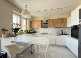 Продам 3-ком. квартиру, 70 м2, Ростов-на-Дону, 20-я улица, 43